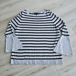Lane Bryant Gray & Black Striped Bell Sleeve Sweater Size 14/16 EUC 