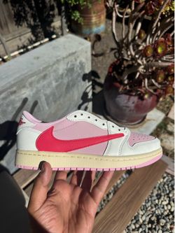 Air Jordan 1 Travis Scott “Tropical Pink” size 6y $620
