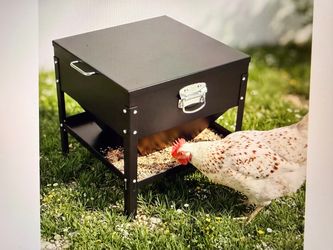 Brand new Automatic Large No Waste Chicken Feeder and Waterer Set