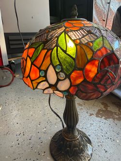 Tiffany-Style Stained Glass Table Lamp