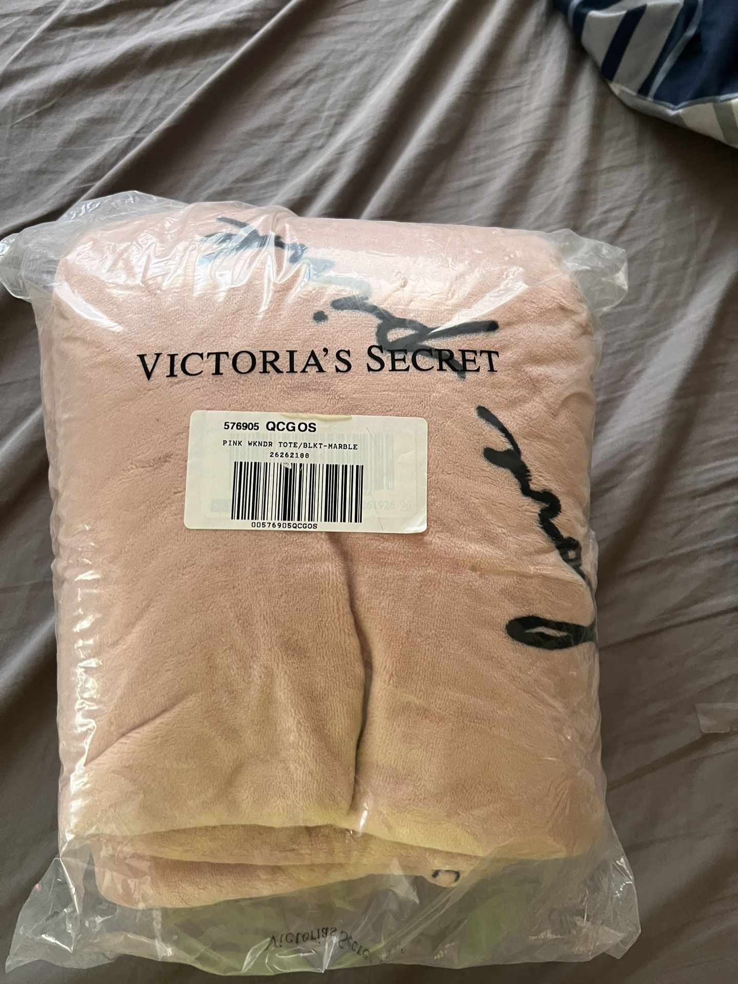 Victoria Secret PINK Fleece Blanket 