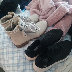 BRAND NEW BOOTS AND TENNIS. 
