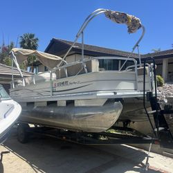 Pontoon boat 21