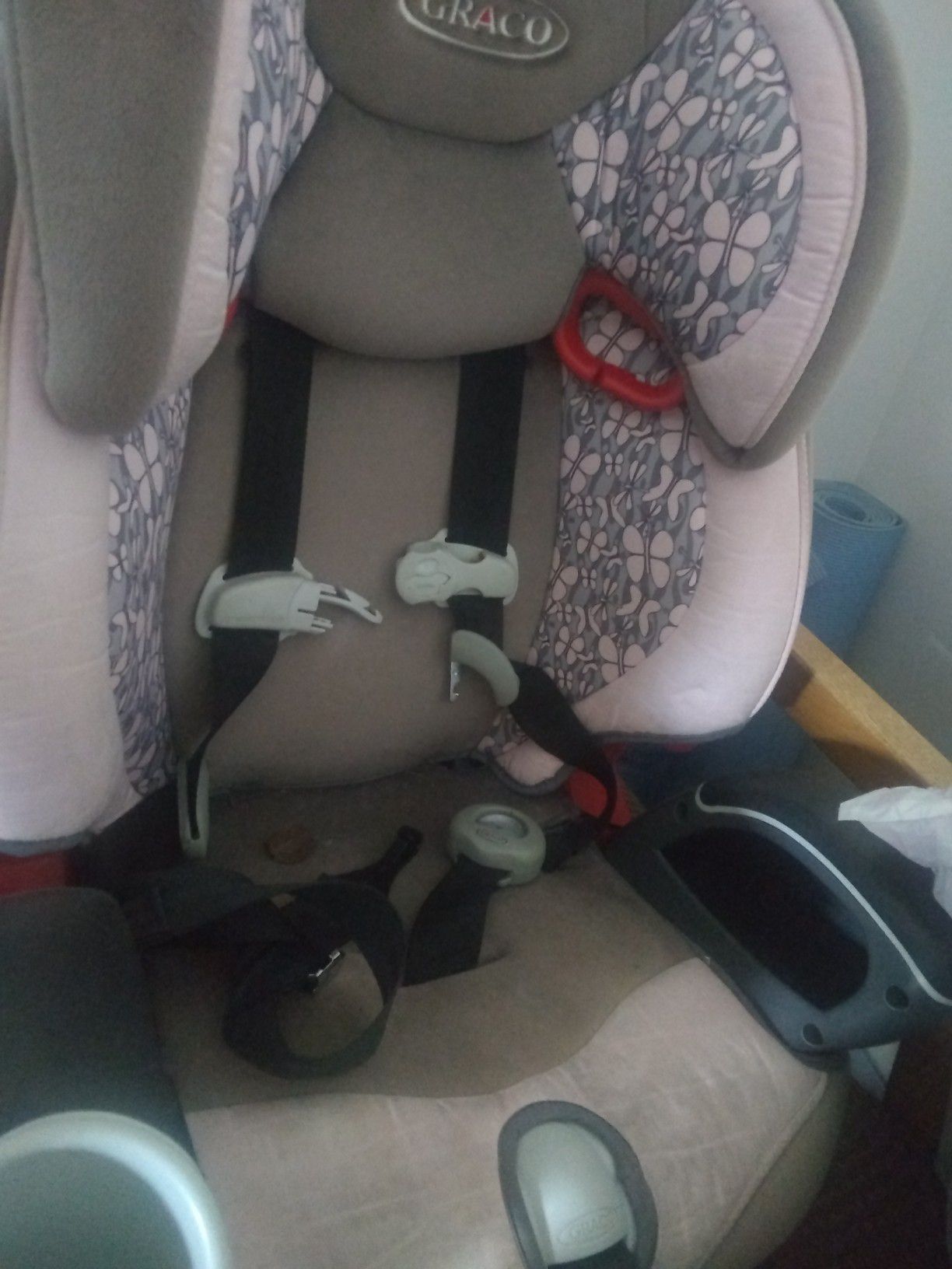 Graco booster seat with steel rods