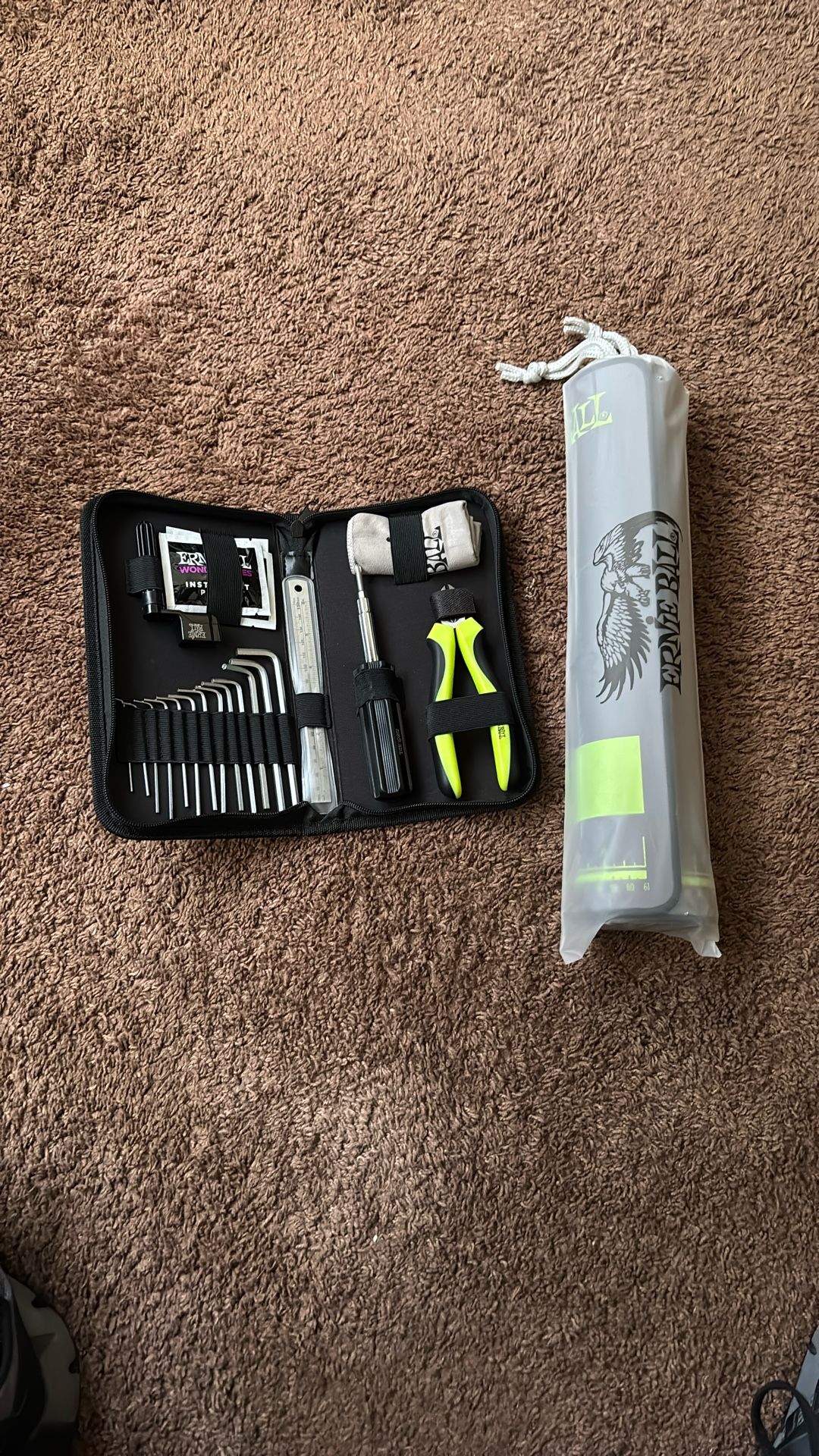 Ernie Ball Guitar Repair Kit With Mat