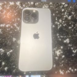 iPhone 13 1 of The Cameras Cracked HUrRY gET iT nOW
