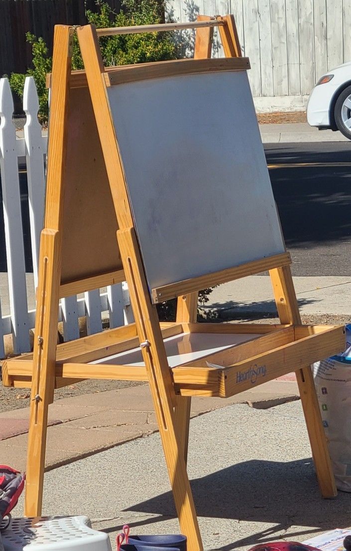 Easel
