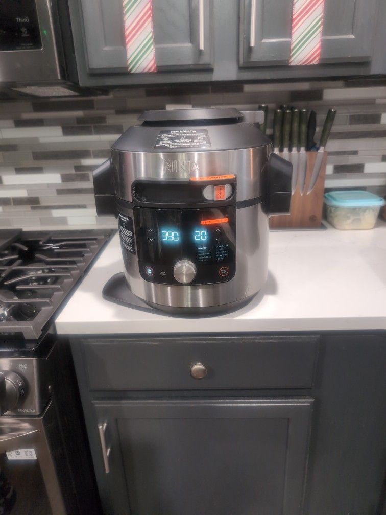 Ninja Foodi XL 8 Qt Pressure Cooker Steamfryer With Smartlid