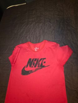 Small Men's Nike Shirt- University Red