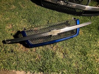 Chevy Silverado Avalanche Grille