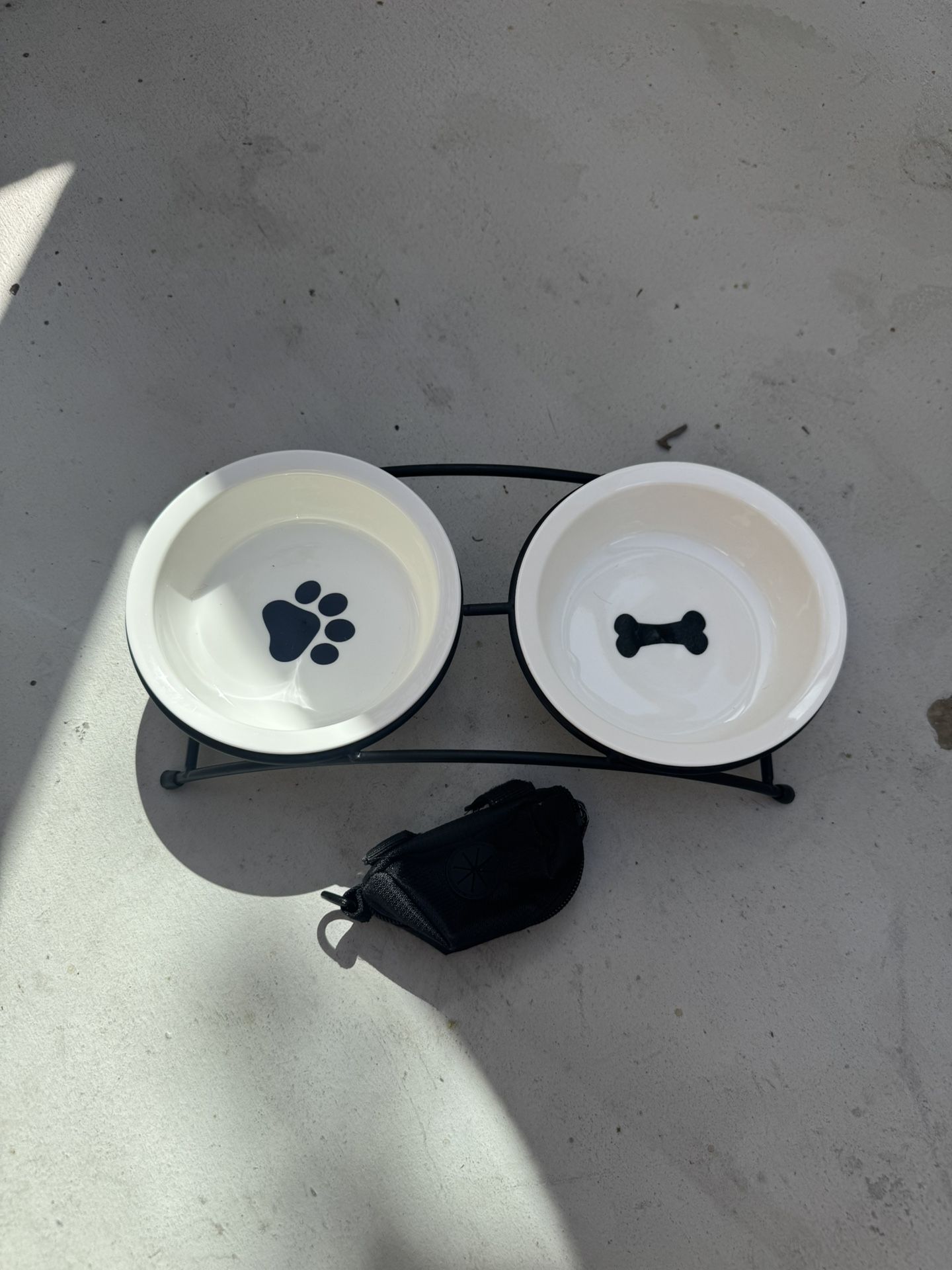 Dog bowl with stand