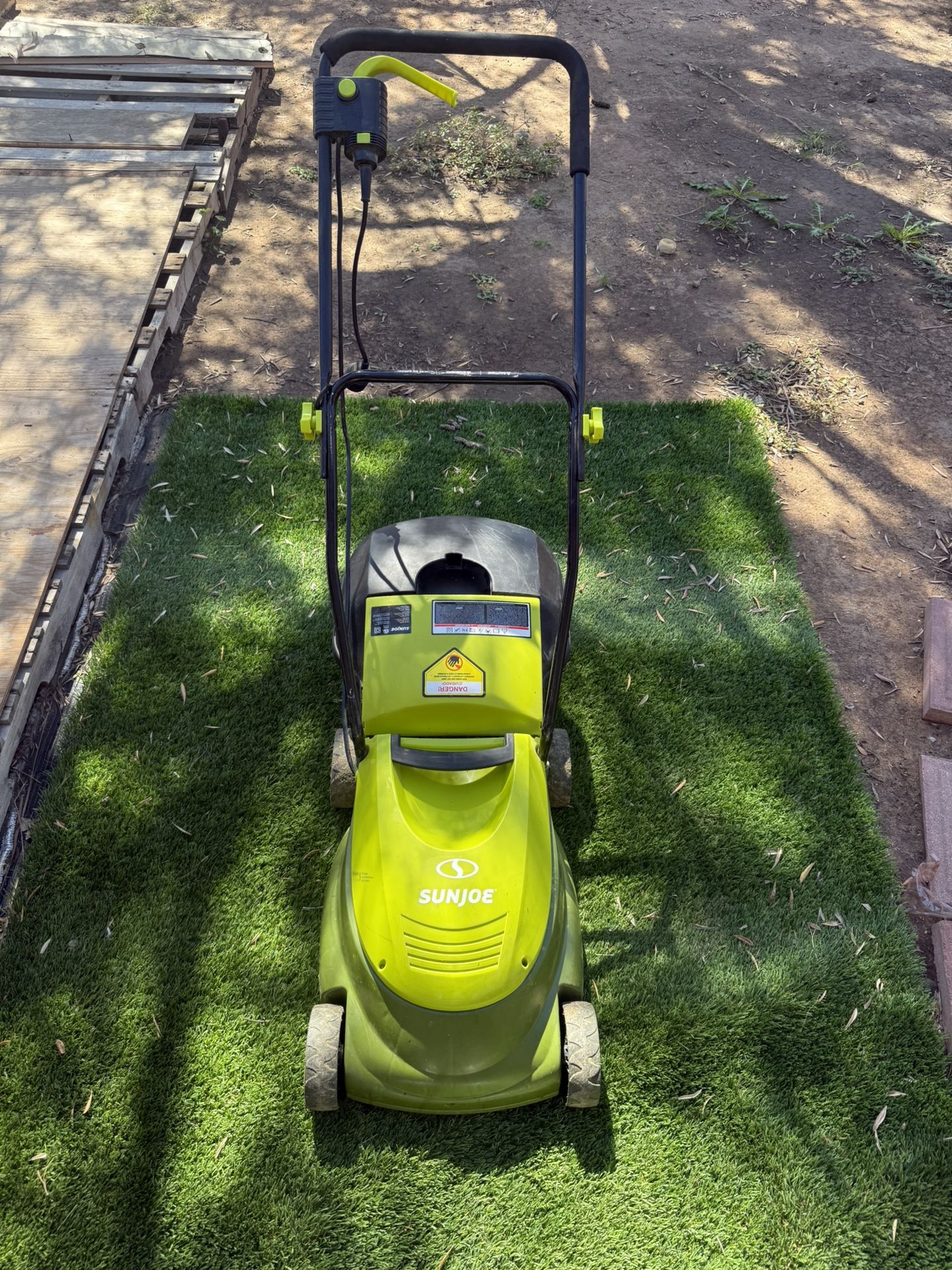Sun Joe 14 in. 12 Amp Corded Electric Walk Behind Push Lawn Mower