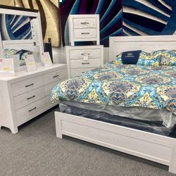 4pc Queen Bed Frame Set $599