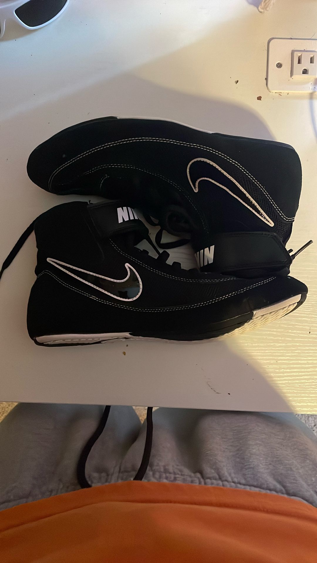 Size 8 Men’s Nike Speedsweep7 Wrestling shoes