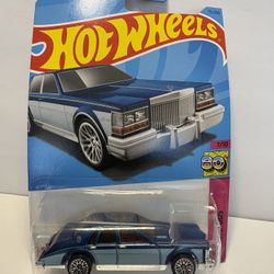 Hot Wheels 🛞’82 Cadillac Seville 