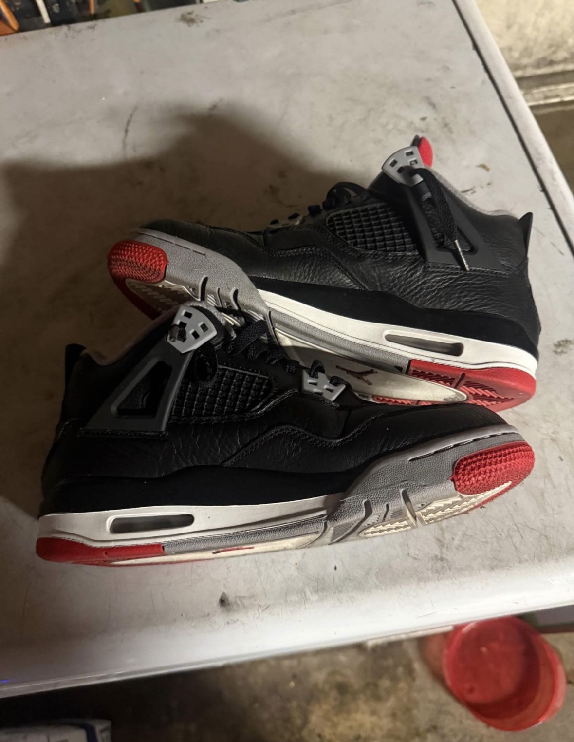 Jordan 4 breds 7y