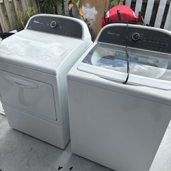 Whirlpool Washer & Dryer Set – LIKE NEW – Excellent Condition