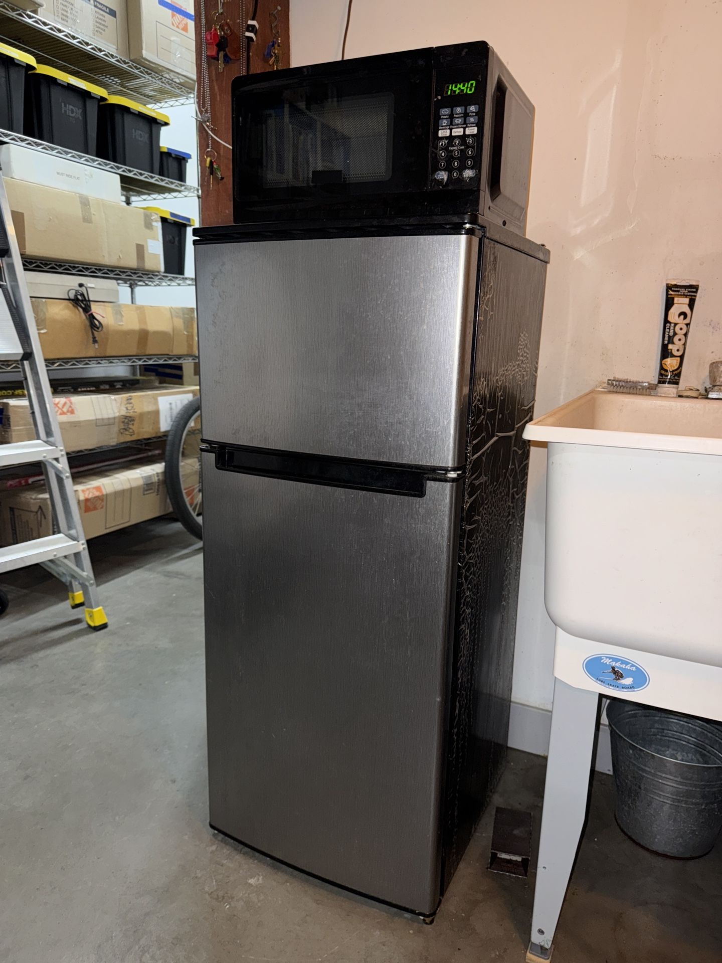 Fridge And Microwave