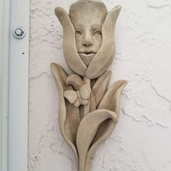 Hanging Outdoor Tulip With Face and Butterfly Decoration, 8 Inches Tall