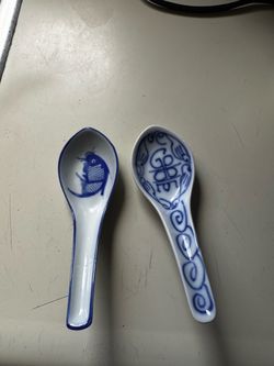 Decorative blue and white ramen spoons