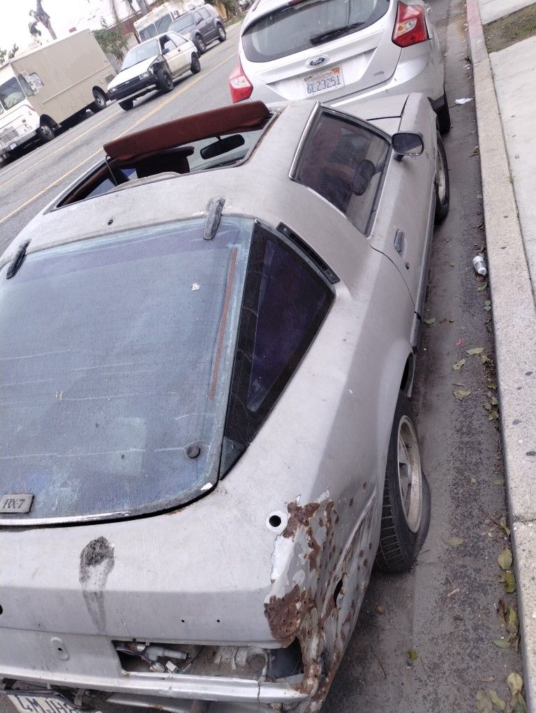 PARTS PARTS PARTS FOR SALE IM PARTING OUT MY MAZDA RX7 1985
