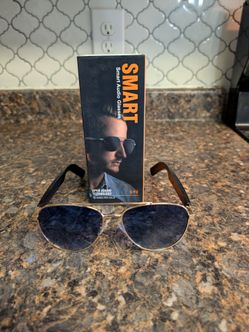Men's and Women's Wireless Bluetooth Smart Sunglasses Audio Call and Translation