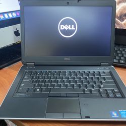 Dell Latitude E6440, Intel Core i7, 8gb ram, 320gb HDD, windows 10 Pro, Dell 90w AC adapter, webcam , CD/DVD rom, good battery and really nice laptop.