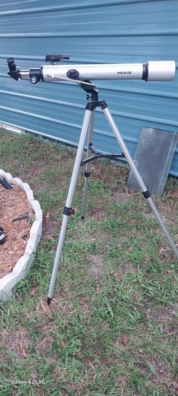 Meade 70 AZ-AR Refracting Telescope With Tripod