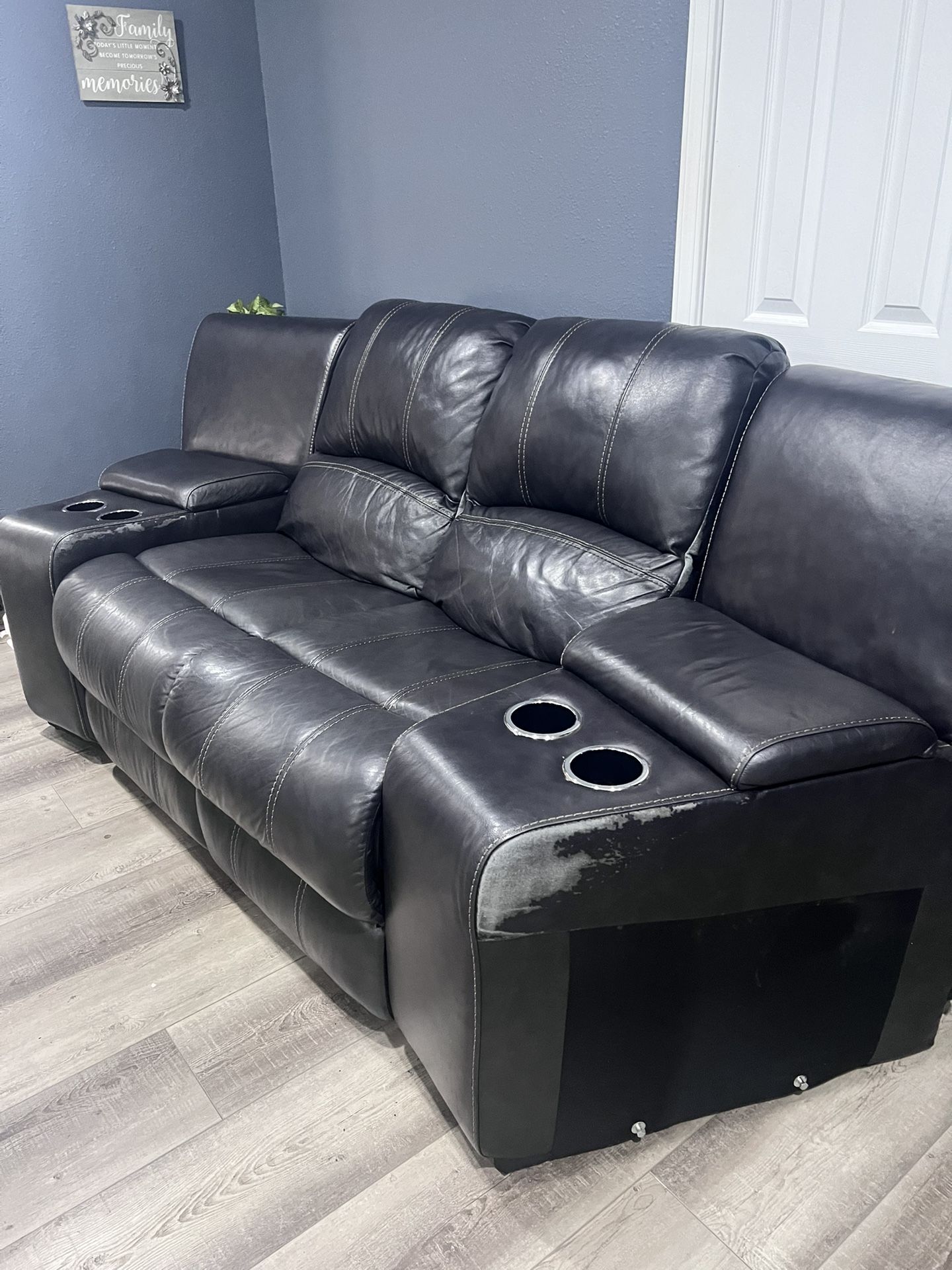 4 Seat Leather Sofa/Couch