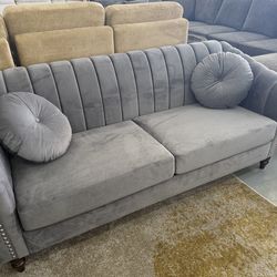 Sofas Disponibles // sofas in stock