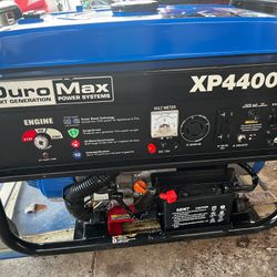 Duro Max XP4400E Generator
120/240 Volts 