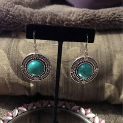 Pretty! Silver Turquoise Stone Earrings !!!