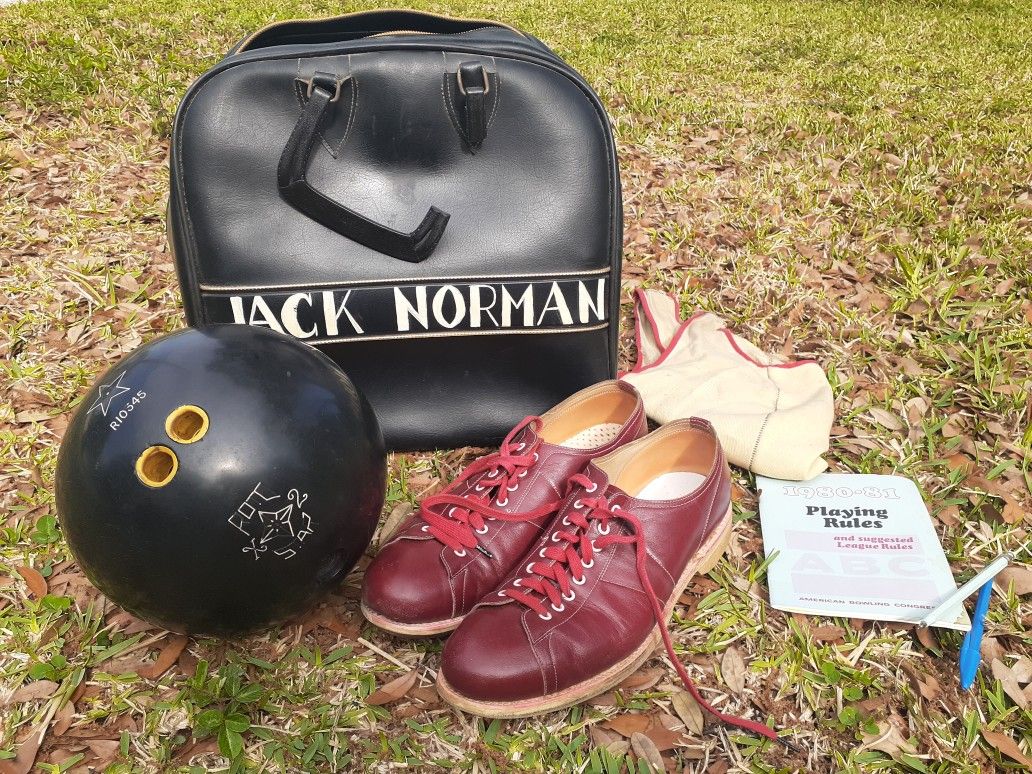 Vintage Men's Complete Bowling Set