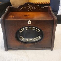 Vintage Wooden cottagecore  countertop bread box