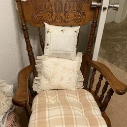 Antique Rocking chair 