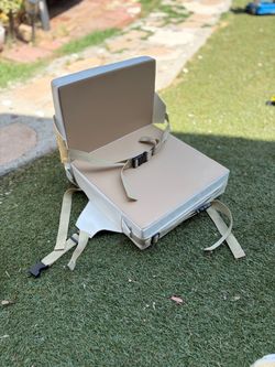 Portable Folding Stadium Seat Cushion with Straps