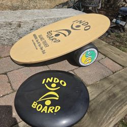 Indo Board Original Balance Trainer – Deck & Roller Set
Condition: Used - Good (Fully functional)