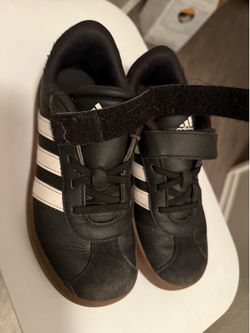 Black addidas 2y unisex