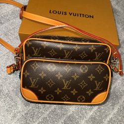 Lv Bag 200$