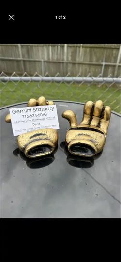 Hand Shaped Desktop Business Cards Holder Holds 20 Cards