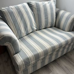 Little Comfy Couch / Sofa Bed