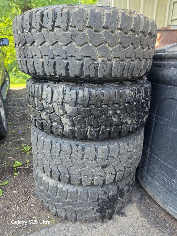 32-11.50-15 Tires