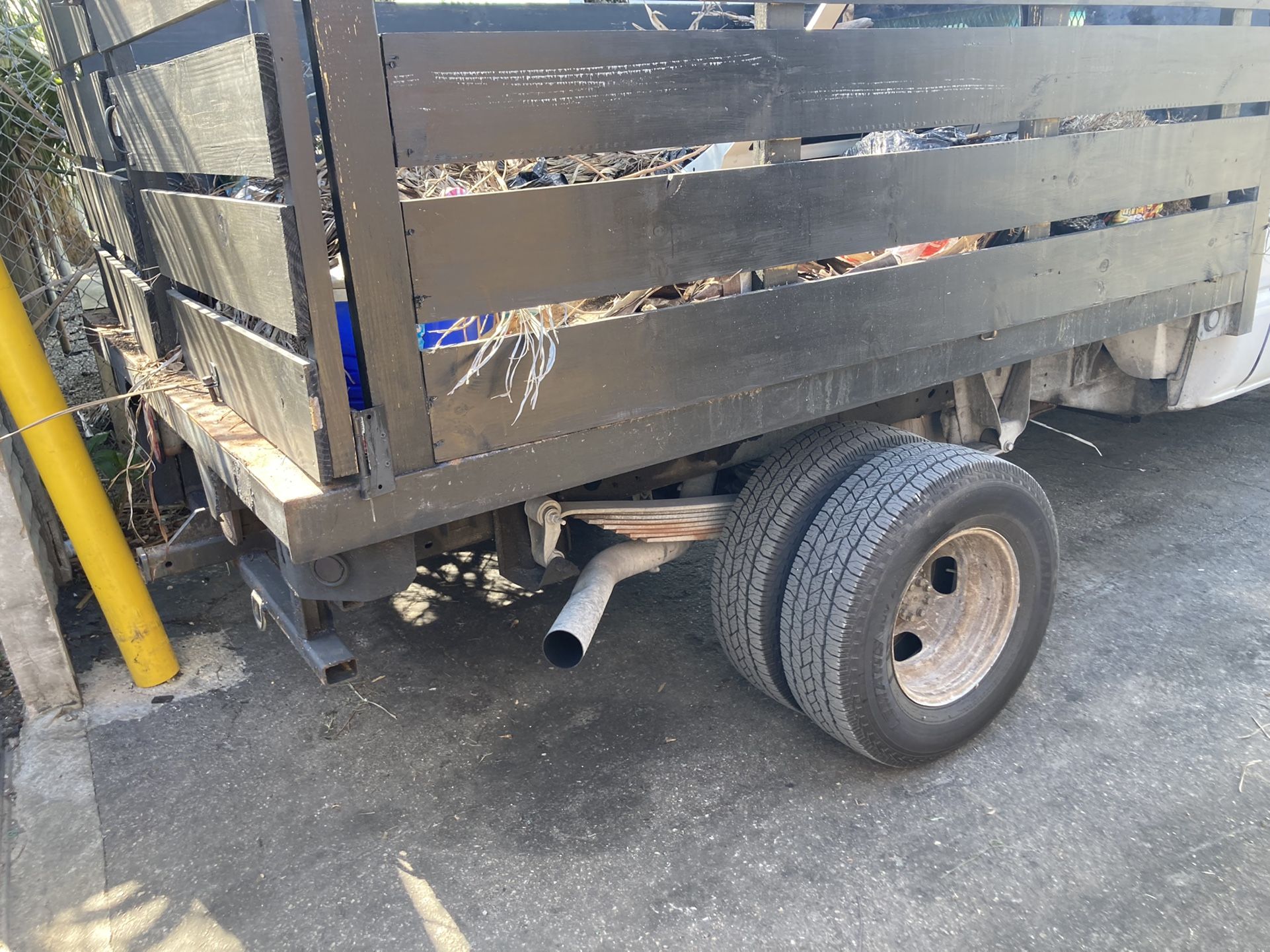 Flat Bed For 8ft Long Bed Pick Up 2500hd Hd 3500 F250 F350 Stake Body Flatbed Gmc Chevy