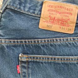 Vintage '80s Levis 505s 34W 34L. Previously worn. Super nice condition.
