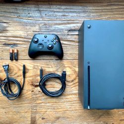 Xbox Series X 1 Terabyte Disc Edition - With Controller