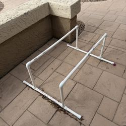 BABY WALKER/PULL UP BAR 