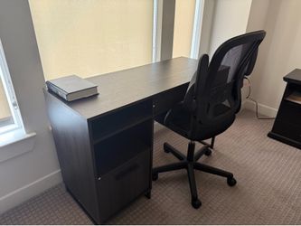 Mocha Desk & Black Desk Chair