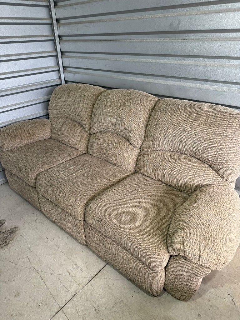 3 Seat Recliner Couch