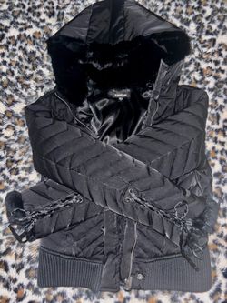 bebe Black Quilted Hooded Puffer with Faux-Fur Trim. Size Small