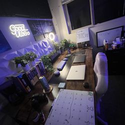 Executive Desk / Dinner Table